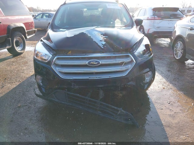 2018 Ford Escape Se მანქანა იყიდება აუქციონზე, vin: 1FMCU9GD5JUB51792, აუქციონის ნომერი: 43730546
