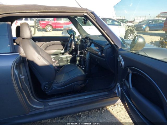 2005 MINI COOPER S WMWRH33515TK56479 Photo 4