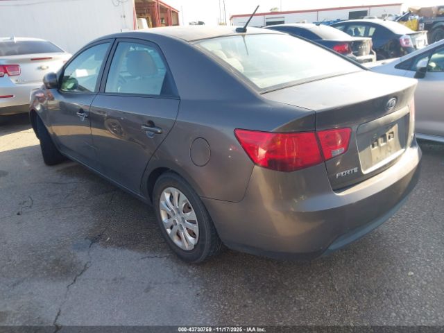 2013 KIA FORTE KNAFU4A23D5725300 Photo 2