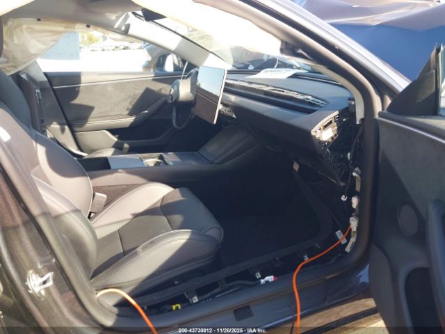 2025 TESLA MODEL 3 5YJ3E1ETXSF002382 Photo 4
