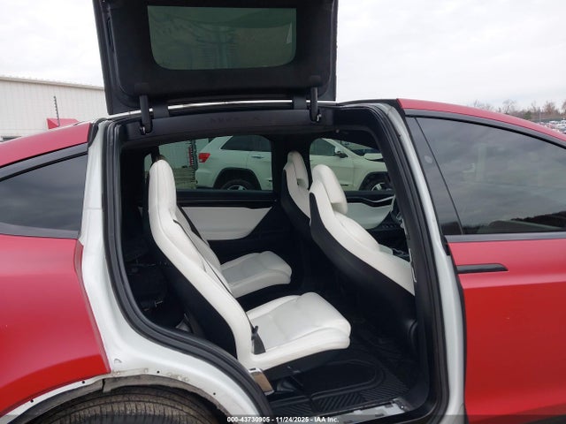 Продажа на аукционе авто 2017 Tesla Model X 100d/75d/90d, vin: 5YJXCBE22HF047278, номер лота: 43730905