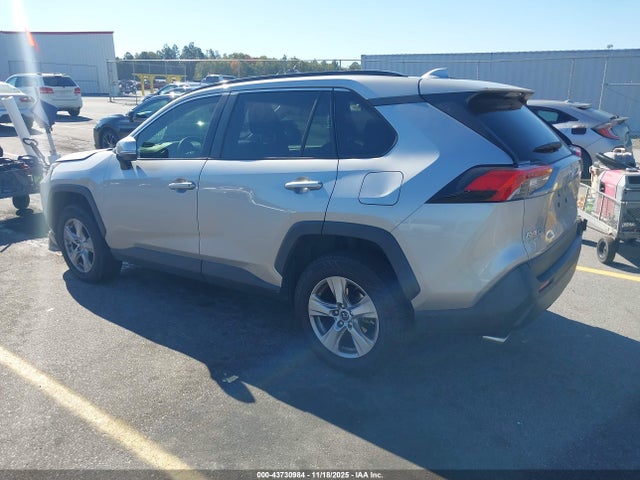 Auction sale of the 2019 Toyota Rav4 Xle, vin: JTMW1RFV1KD511582, lot number: 43730984
