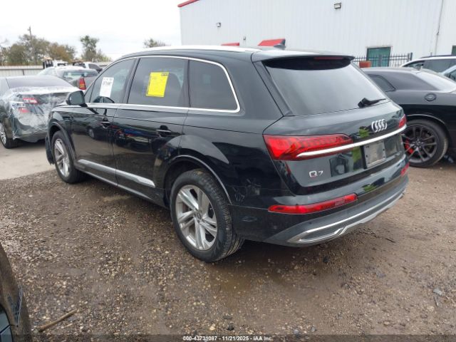 2020 AUDI Q7 WA1LJAF70LD009762 Photo 2