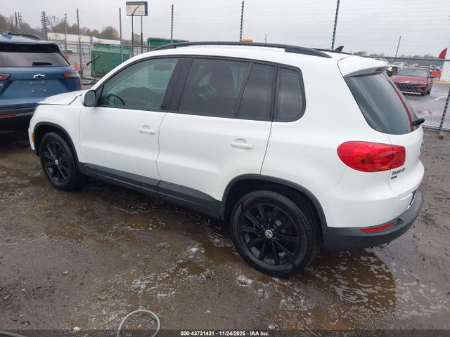 2018 VOLKSWAGEN TIGUAN LIMITED WVGAV7AX4JK004581 Photo 2