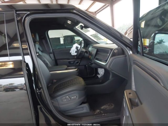 2022 RIVIAN R1T 7FCTGAAA2NN007400 Photo 4