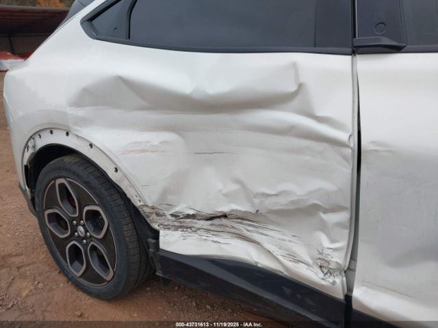 2023 FORD MUSTANG MACH-E 3FMTK4SE1PMA44177 Photo 5