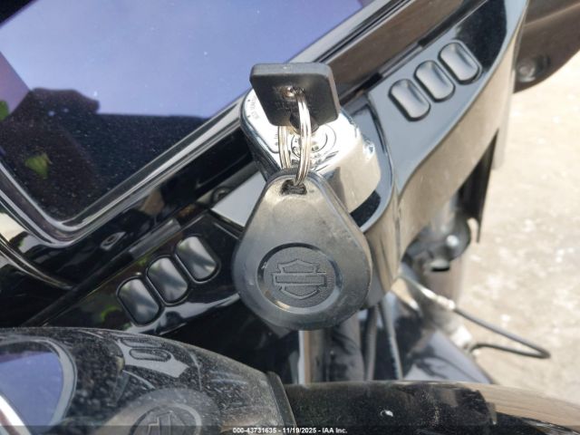 2020 HARLEY-DAVIDSON FLHX 1HD1KBC19LB663766 Photo 10