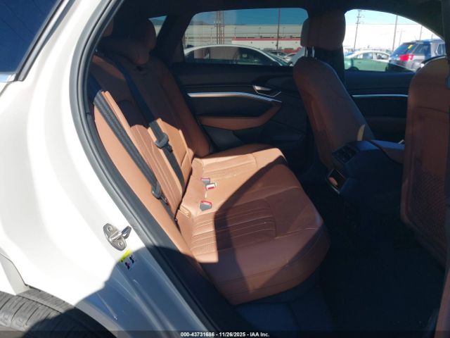 2019 AUDI E-TRON WA1LAAGE2KB011830 Photo 7
