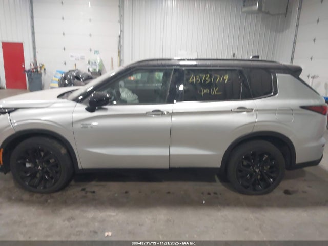 Продаж на аукціоні авто 2025 Mitsubishi Outlander Phev Sel Black Edition, vin: JA4T5WA91SZ003027, номер лоту: 43731719