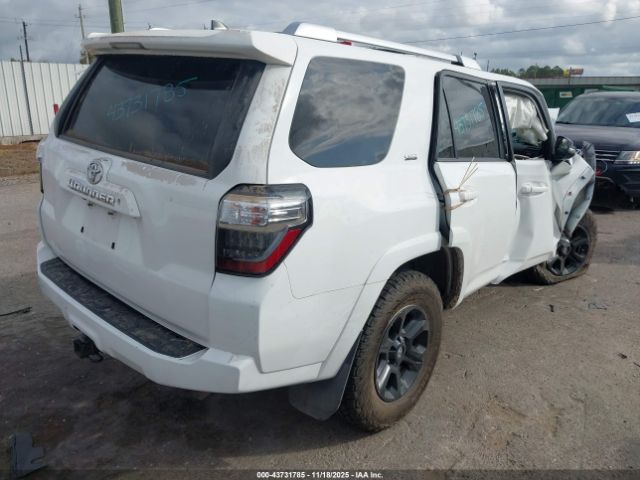 2017 TOYOTA 4RUNNER JTEBU5JR6H5444873 Photo 3