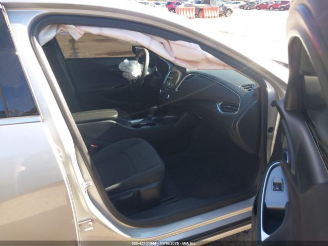 2020 CHEVROLET MALIBU 1G1ZD5ST7LF070153 Photo 4