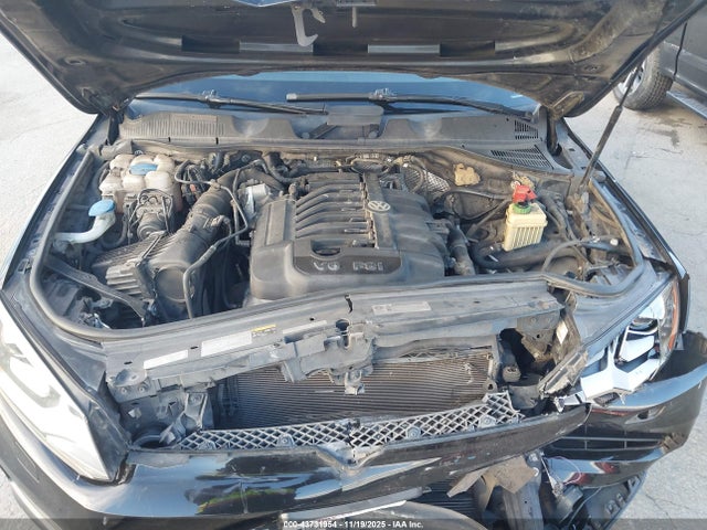 2014 VOLKSWAGEN TOUAREG WVGEF9BP2ED002282 Photo 9