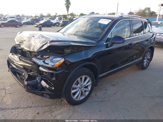 2014 VOLKSWAGEN TOUAREG WVGEF9BP2ED002282 Photo 1