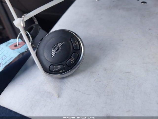 2012 MINI COOPER COUNTRYMAN WMWZB3C5XCWM03749 Photo 10