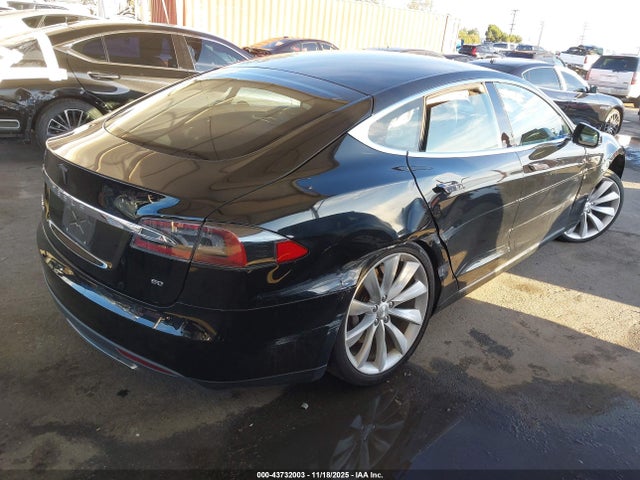 2013 TESLA MODEL S 5YJSA1DG2DFP14531 Photo 3