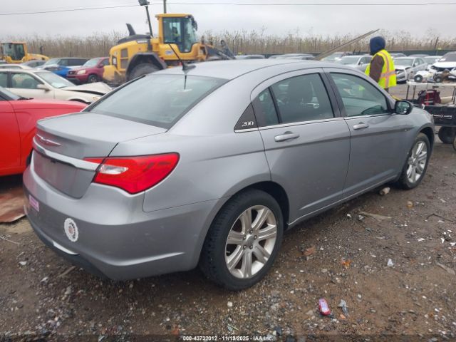2013 CHRYSLER 200 1C3CCBBB9DN545397 Photo 3