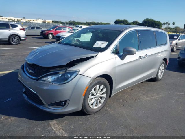 2018 CHRYSLER PACIFICA 2C4RC1FG3JR323135 Photo 1