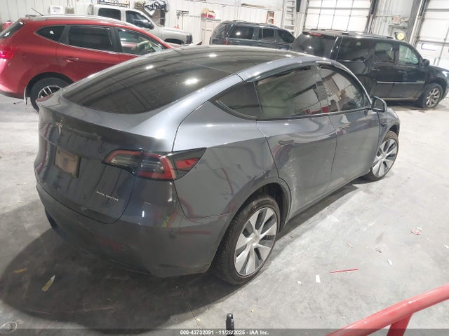 2023 TESLA MODEL Y 7SAYGDEE6PF701893 Photo 3