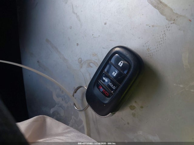2HGFE2F28NH545996 Honda Civic Lx