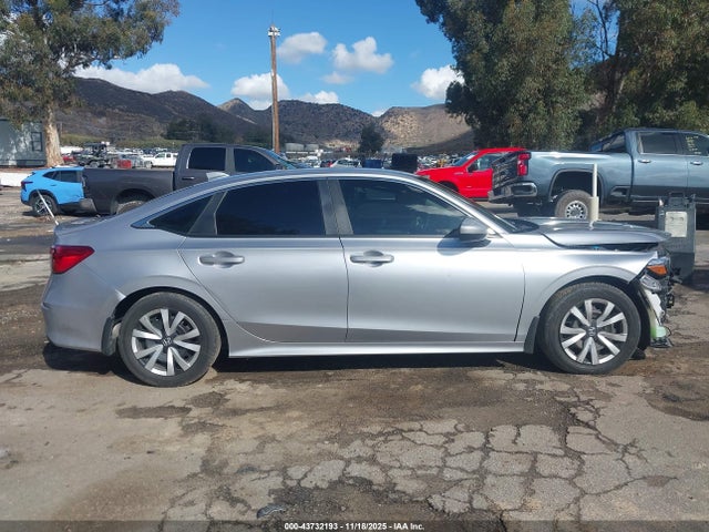 2HGFE2F28NH545996 Honda Civic Lx