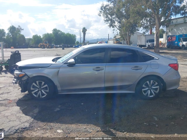 2HGFE2F28NH545996 Honda Civic Lx