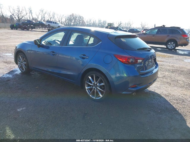 Продаж на аукціоні авто 2018 Mazda Mazda3 Touring, vin: 3MZBN1L30JM179691, номер лоту: 43732347