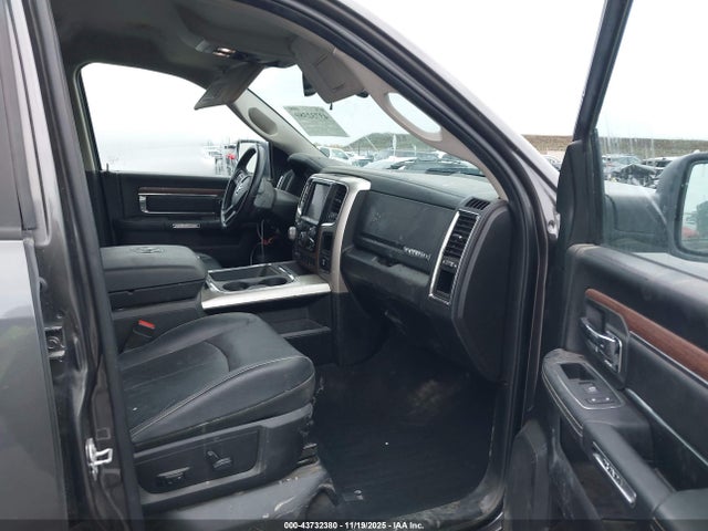 1C6RR7NM9KS749265 RAM 1500 Classic Laramie 4x4 5&#039;7 Box