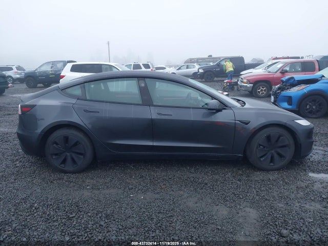 Tesla Model 3 Long Range Dual Motor All-wheel Drive 2024 5YJ3E1EB2RF736726 Image 14