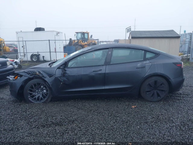 Tesla Model 3 Long Range Dual Motor All-wheel Drive 2024 5YJ3E1EB2RF736726 Image 15