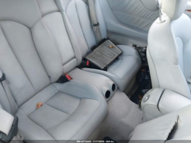 2004 MERCEDES-BENZ CLK 500 WDBTK75GX4T026338 Photo 7