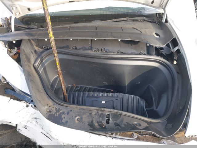 2021 TESLA MODEL Y 5YJYGDEE0MF065352 Photo 9
