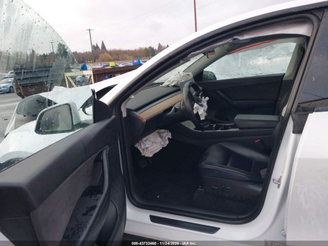 2021 TESLA MODEL Y 5YJYGDEE0MF065352 Photo 4