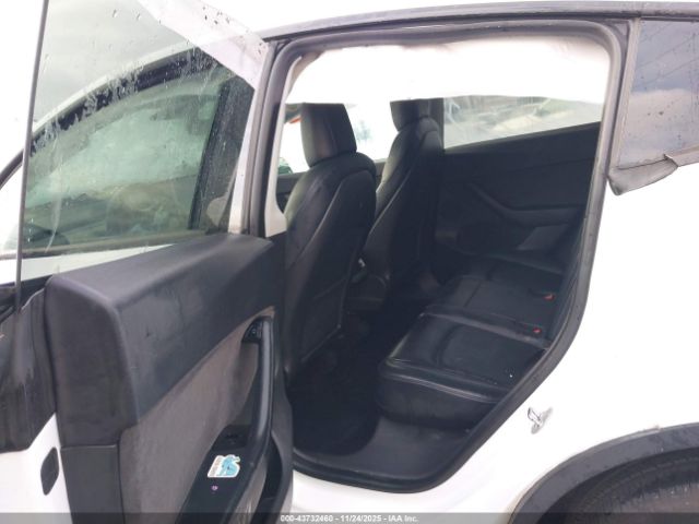 2021 TESLA MODEL Y 5YJYGDEE0MF065352 Photo 7