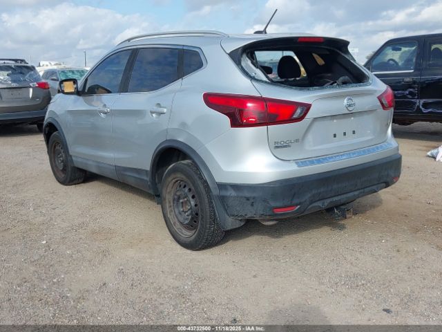 2017 NISSAN ROGUE SPORT JN1BJ1CP0HW002816 Photo 2