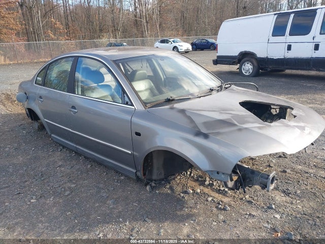 2004 Volkswagen Passat W8 მანქანა იყიდება აუქციონზე, vin: WVWKK63B14P106005, აუქციონის ნომერი: 43732594