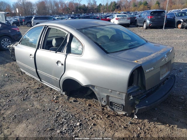 2004 Volkswagen Passat W8 მანქანა იყიდება აუქციონზე, vin: WVWKK63B14P106005, აუქციონის ნომერი: 43732594