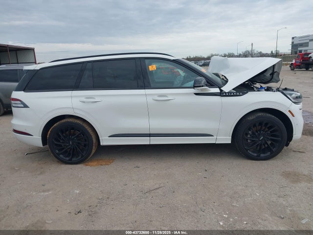 Lincoln Aviator Reserve 2023 5LM5J7XC8PGL11181 Image 9