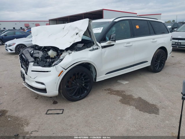 Lincoln Aviator Reserve 2023 5LM5J7XC8PGL11181 Image 2
