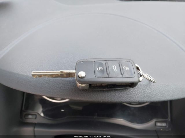 2011 VOLKSWAGEN TIGUAN WVGBV7AX8BW519050 Photo 10