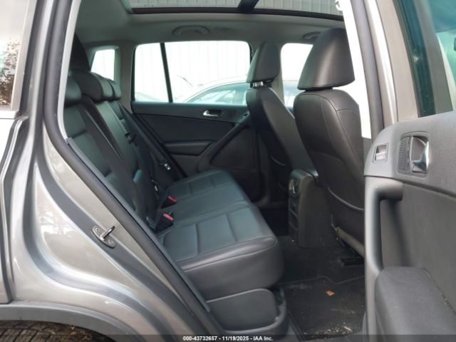 2011 VOLKSWAGEN TIGUAN WVGBV7AX8BW519050 Photo 7