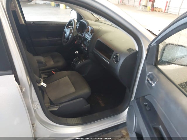 2012 JEEP COMPASS 1C4NJCBA5CD626991 Photo 4