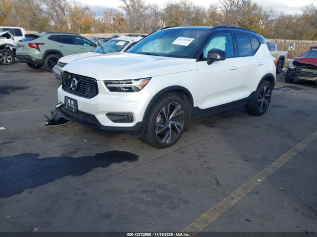 2021 VOLVO XC40 YV4162UMXM2572423 Photo 1