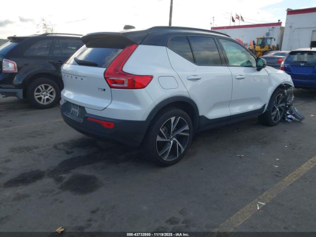 2021 VOLVO XC40 YV4162UMXM2572423 Photo 3