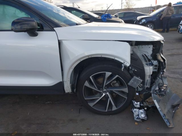 2021 VOLVO XC40 YV4162UMXM2572423 Photo 5