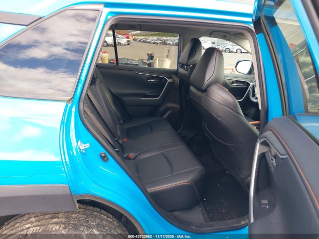 2T3J1RFV7MW218141 Toyota Rav4 Adventure