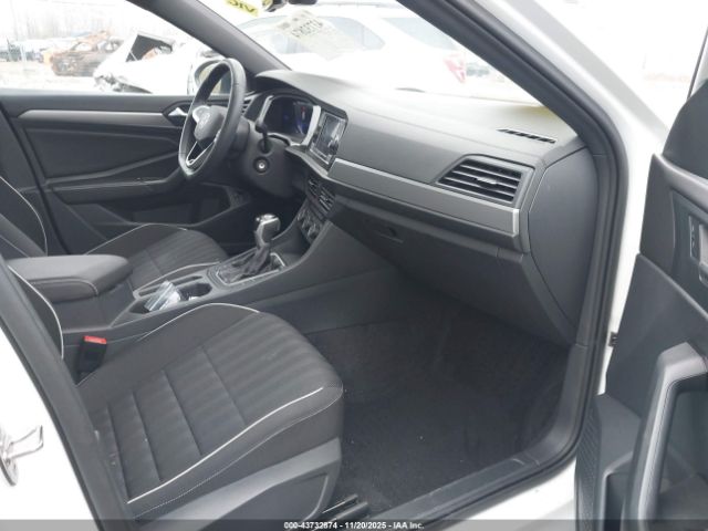2023 VOLKSWAGEN JETTA 3VWBM7BU2PM041806 Photo 4
