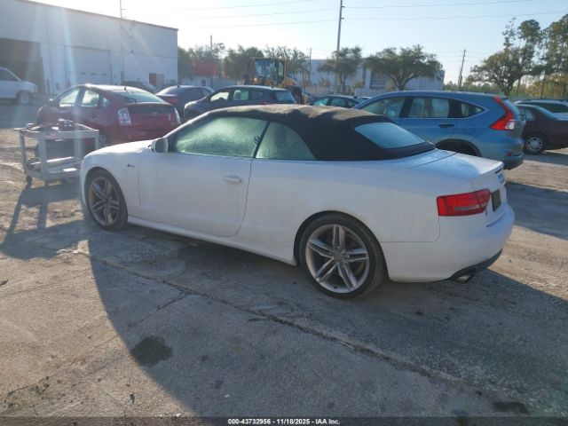 2011 AUDI A5 WAUJFAFH2BN002700 Photo 2