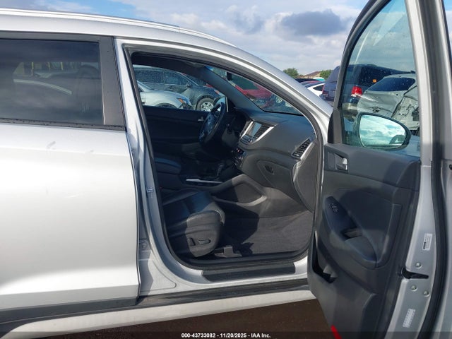 KM8J33A41JU728060 Hyundai Tucson Sel Plus