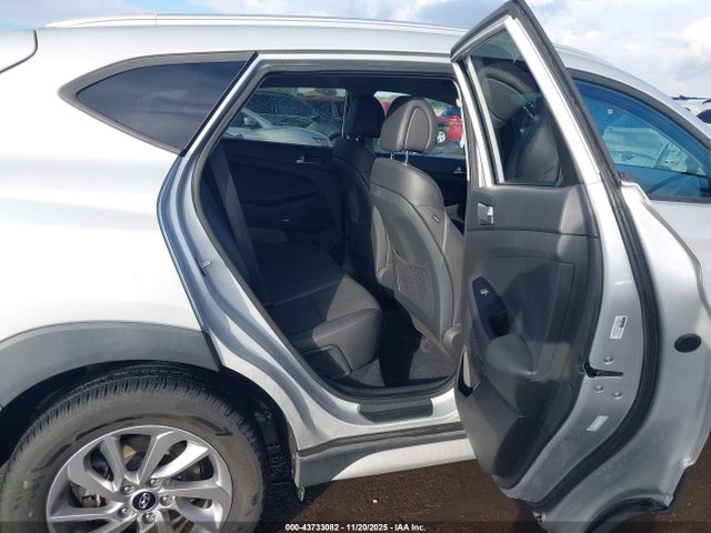 KM8J33A41JU728060 Hyundai Tucson Sel Plus