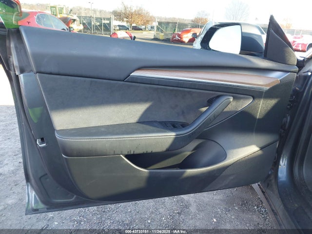 Продаж на аукціоні авто 2023 Tesla Model 3 Rear-wheel Drive, vin: 5YJ3E1EA4PF699229, номер лоту: 43733151